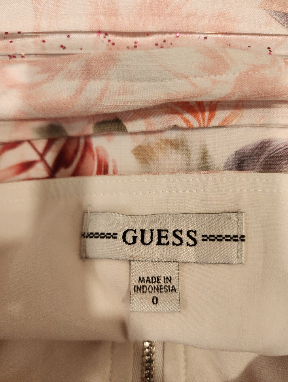 Guess Floral Tie-Waist V-Neck Summer Dress in Blush Floral Sz 0 With Mask - Picture 2 of 5